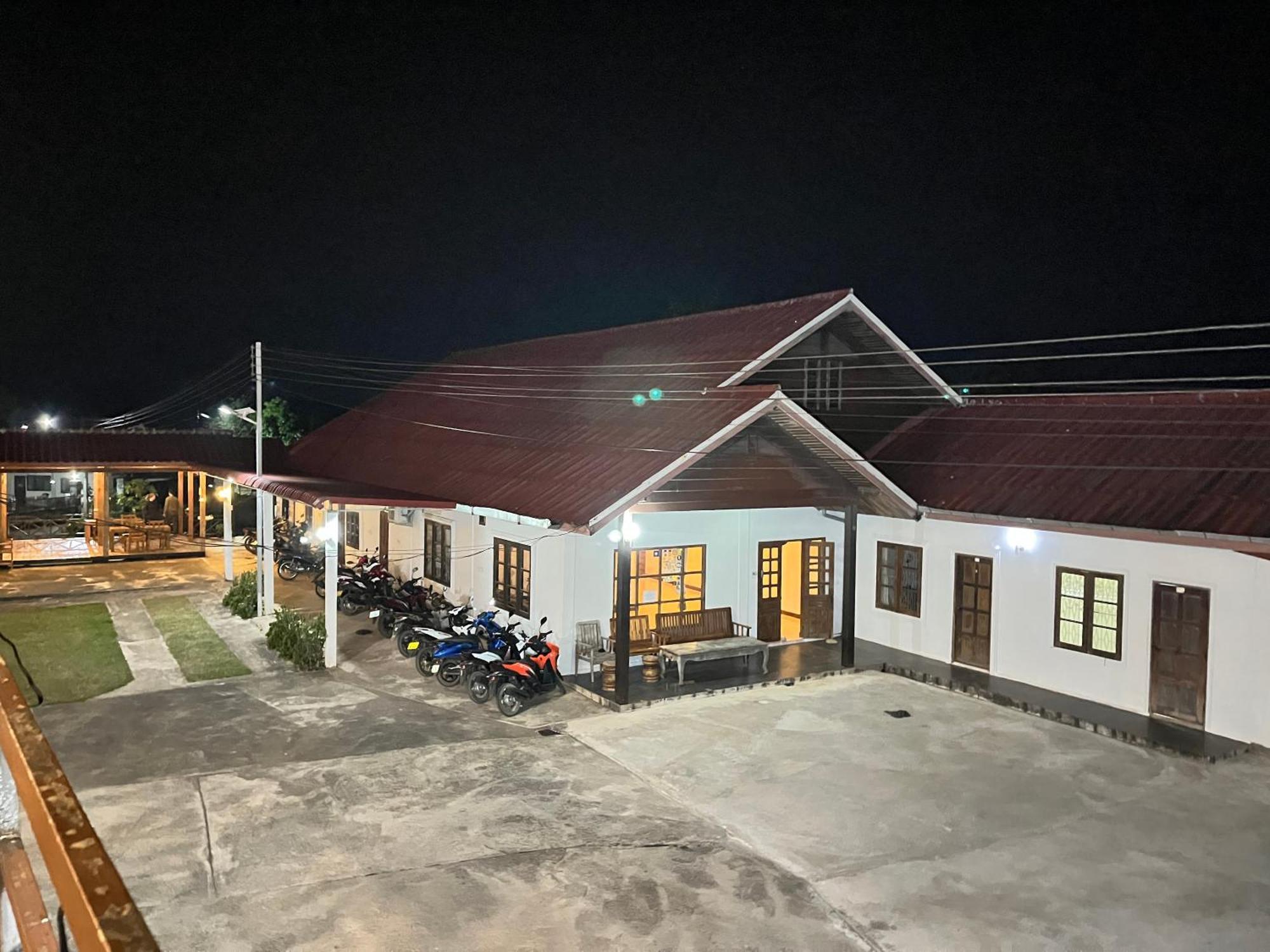 Sanhak Guesthouse 1 Ban Nahin-Nai Eksteriør billede